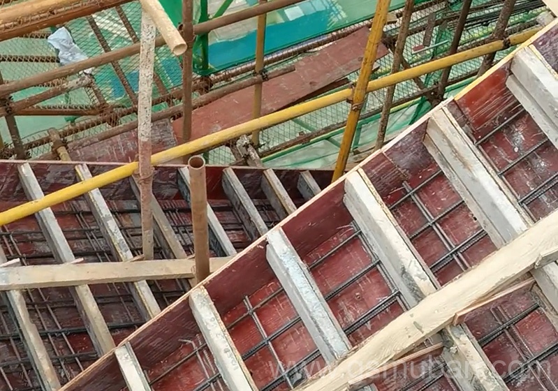 建筑工地一平方需要多少米模板木方？